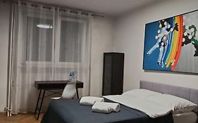 Nowogrodzka Central Apartment